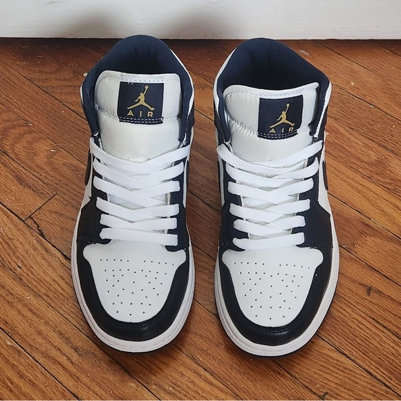 Jordan 1 White Metallic Gold - Picture 8 of 8